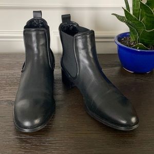 Aquatalia chelsea boots